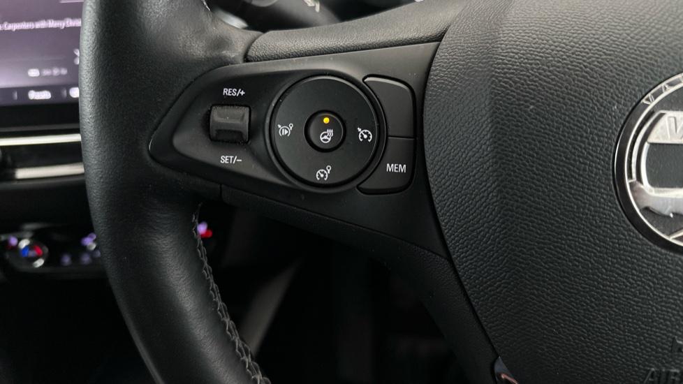 Cruise Control/Speed Limiter  / Heated Steering Wheel 