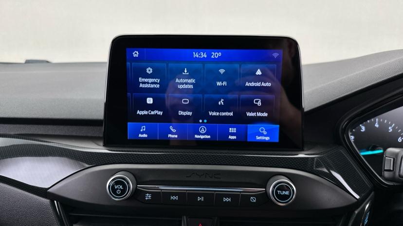 Apple Car Play & Android Auto