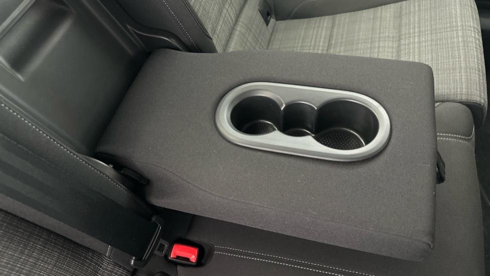 Rear Armrest/ Cup Holder