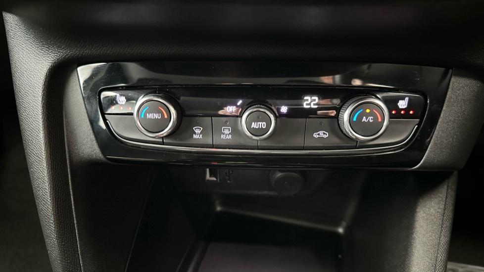 Air Conditioning  / Heated Seats 