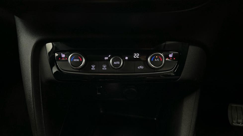 Air Conditioning  / Heated Seats 