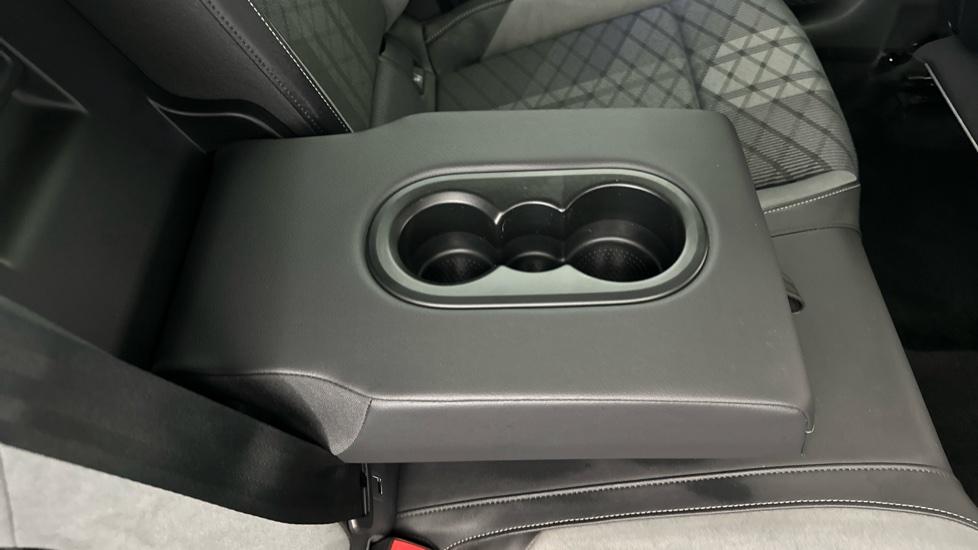 Rear Armrest/ Cup Holder