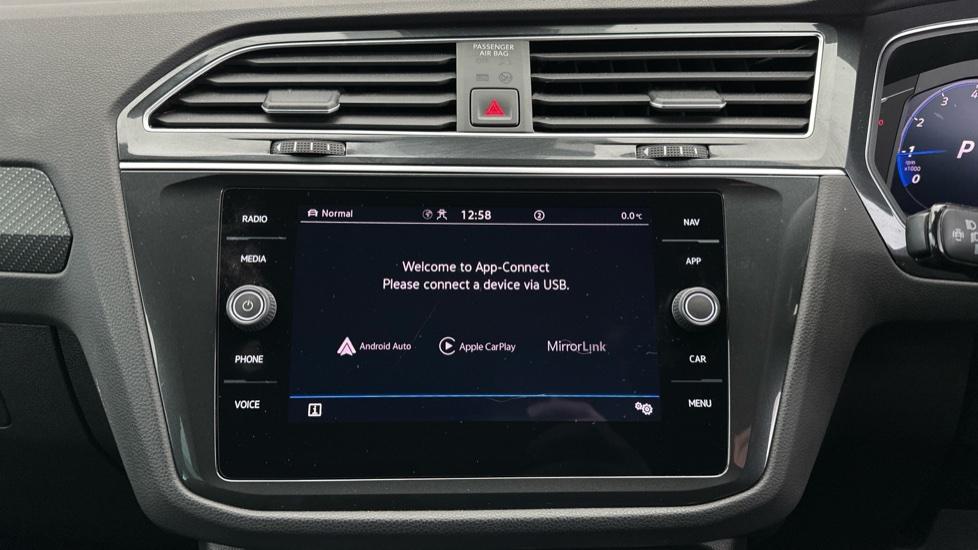 Apple Car Play & Android Auto