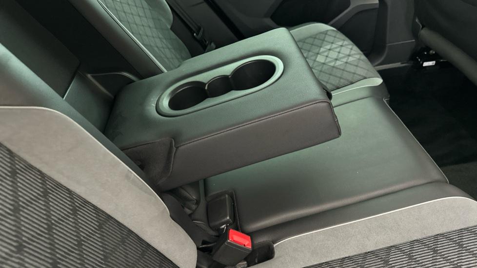 Rear Armrest/ Cup Holder