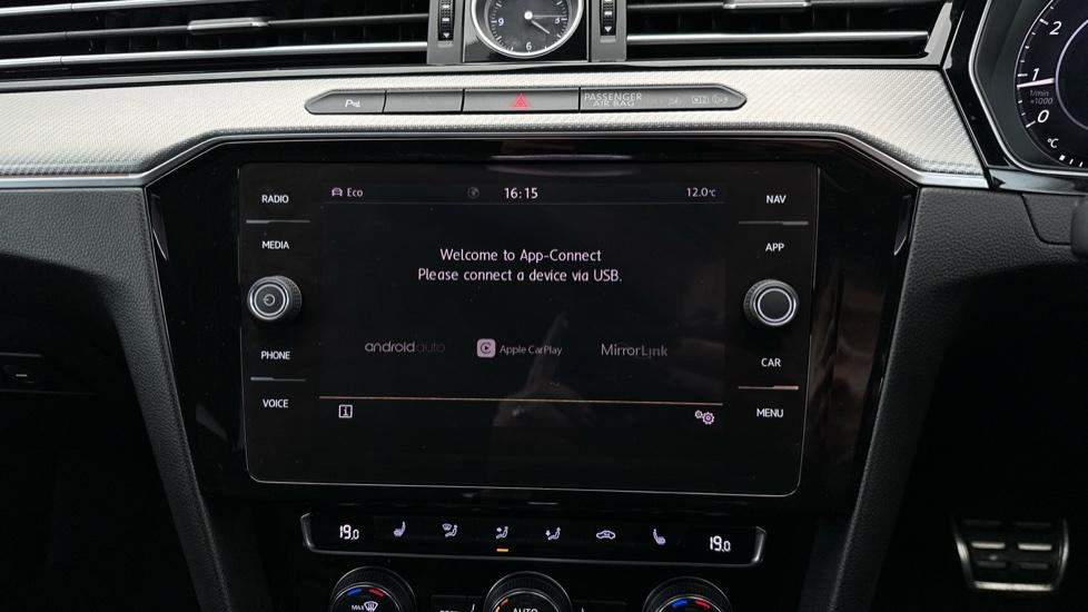 Apple Car Play & Android Auto