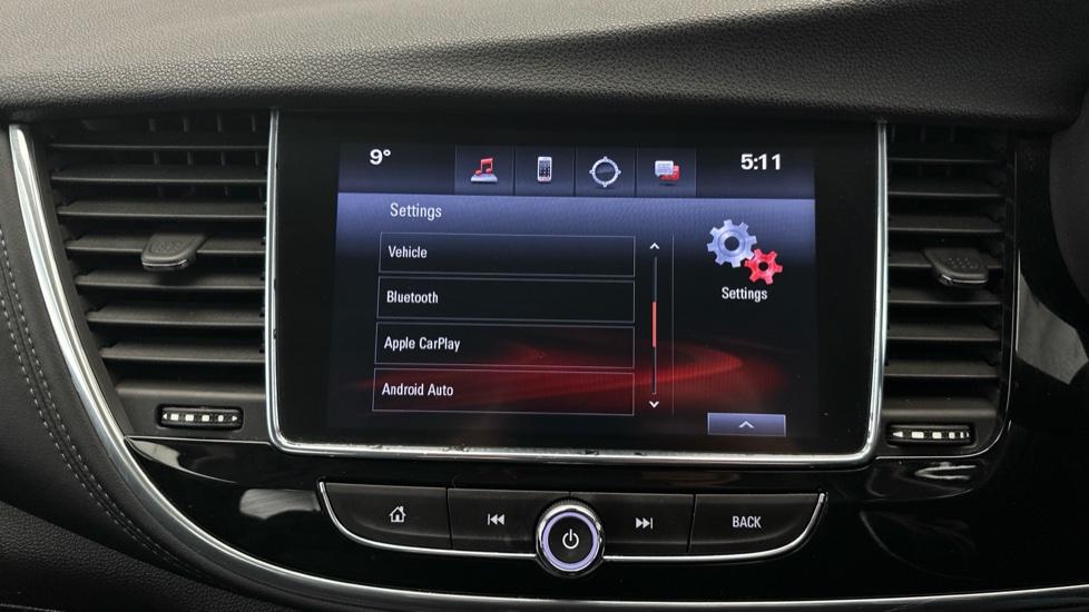 Apple Car Play & Android Auto