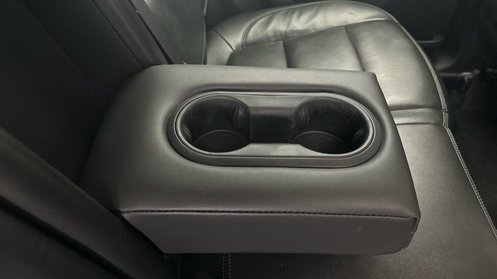 Rear Armrest/ Cup Holder