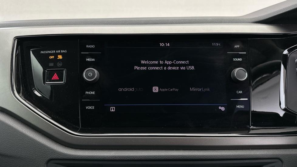 Apple Car Play & Android Auto