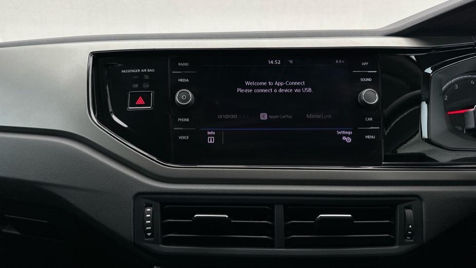 Apple Car Play & Android Auto