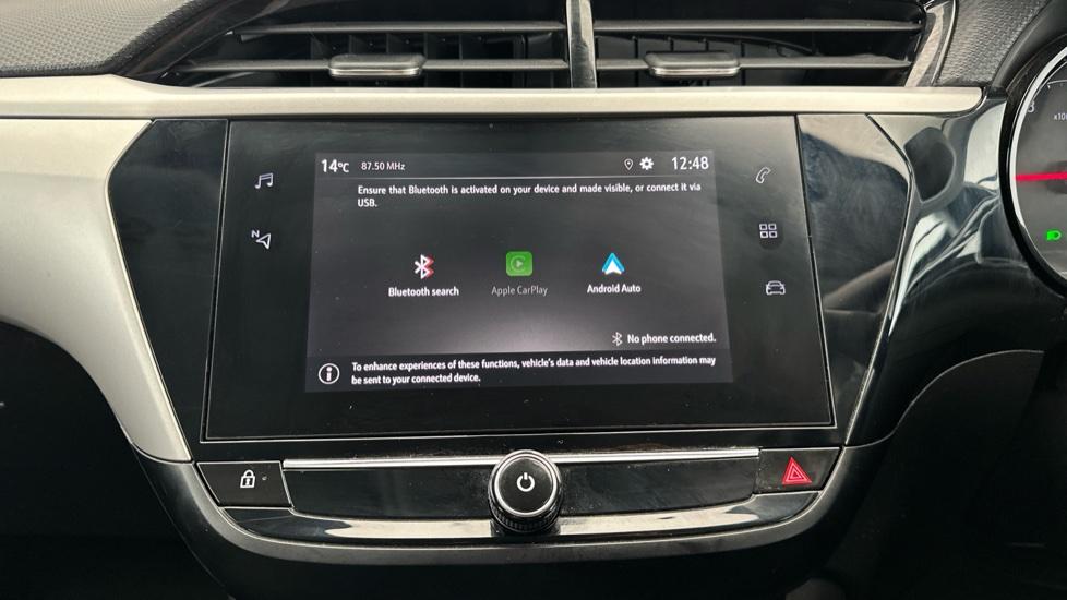 Bluetooth / Apple CarPlay / Android Auto 