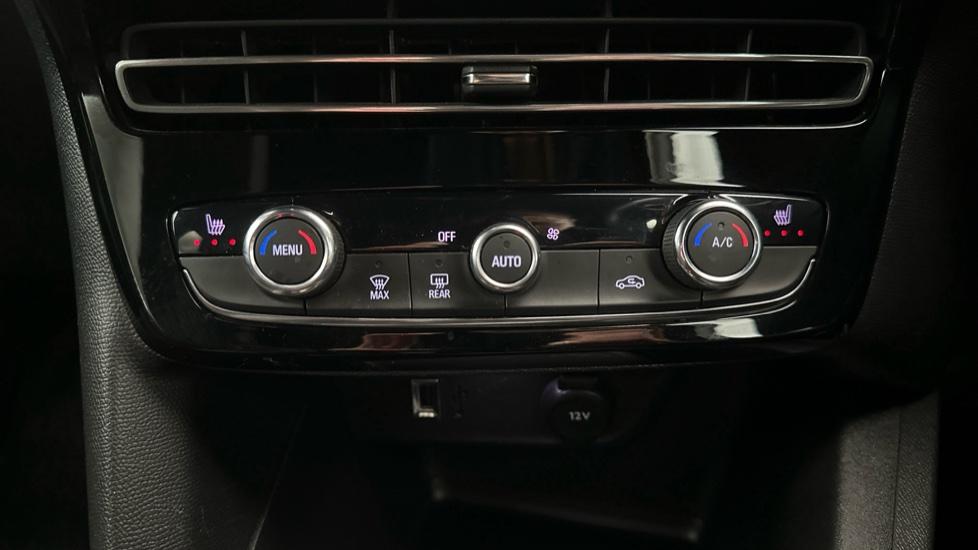 Air Conditioning /Heated Seats 