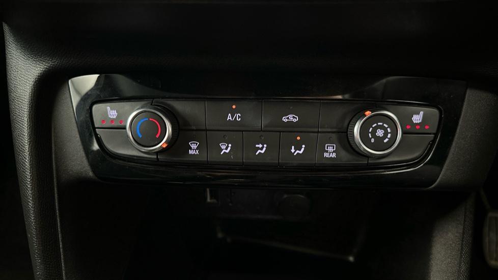 Air Conditioning /Heated Seats 