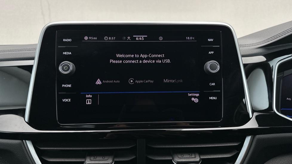 Apple Car Play & Android Auto