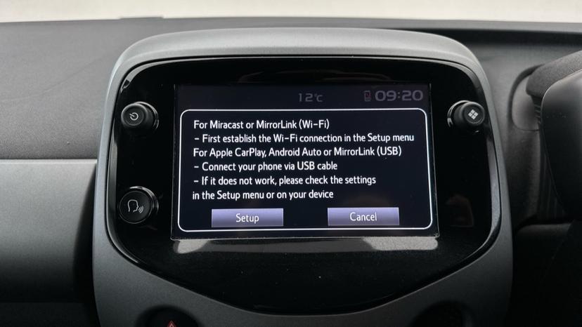 Apple CarPlay/Android Auto 