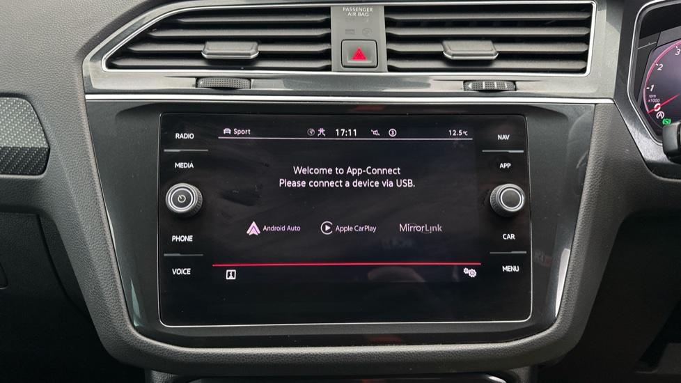 Apple Car Play & Android Auto