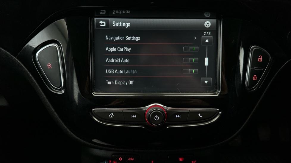 Apple Car Play & Android Auto