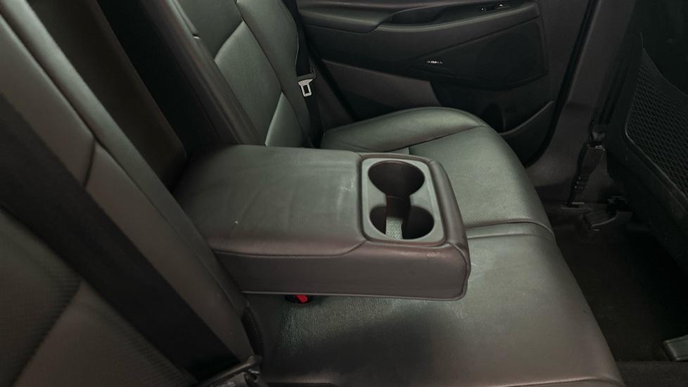 Rear Armrest/ Cup Holder