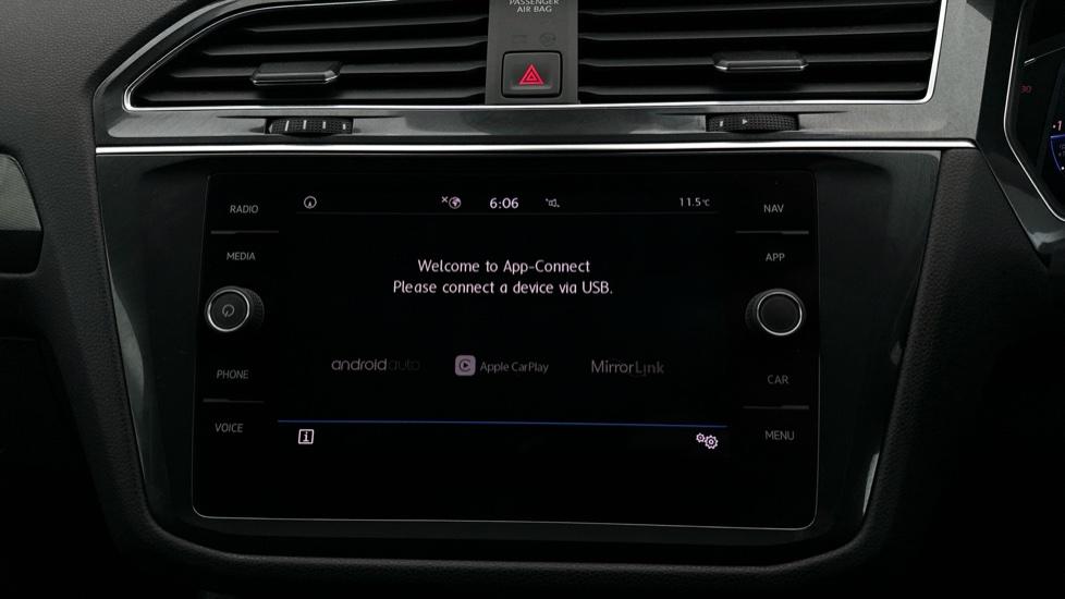 Apple Car Play & Android Auto