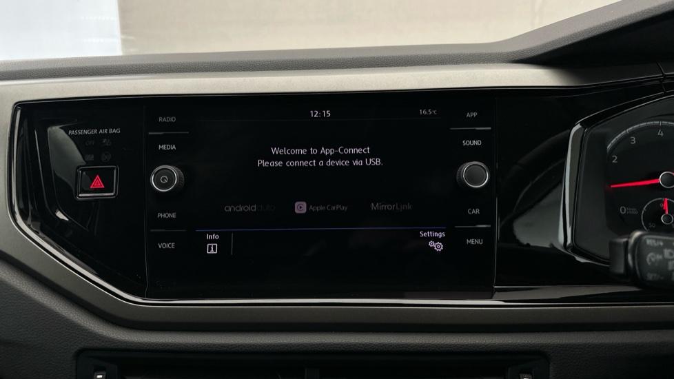 Apple Car Play & Android Auto