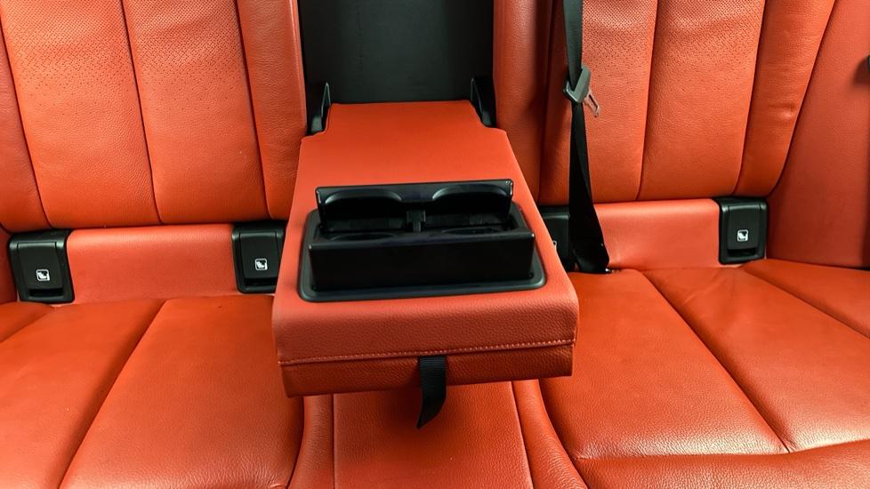 Rear Armrest/ Cup Holder