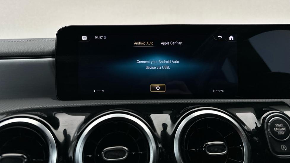 Apple Car Play & Android Auto