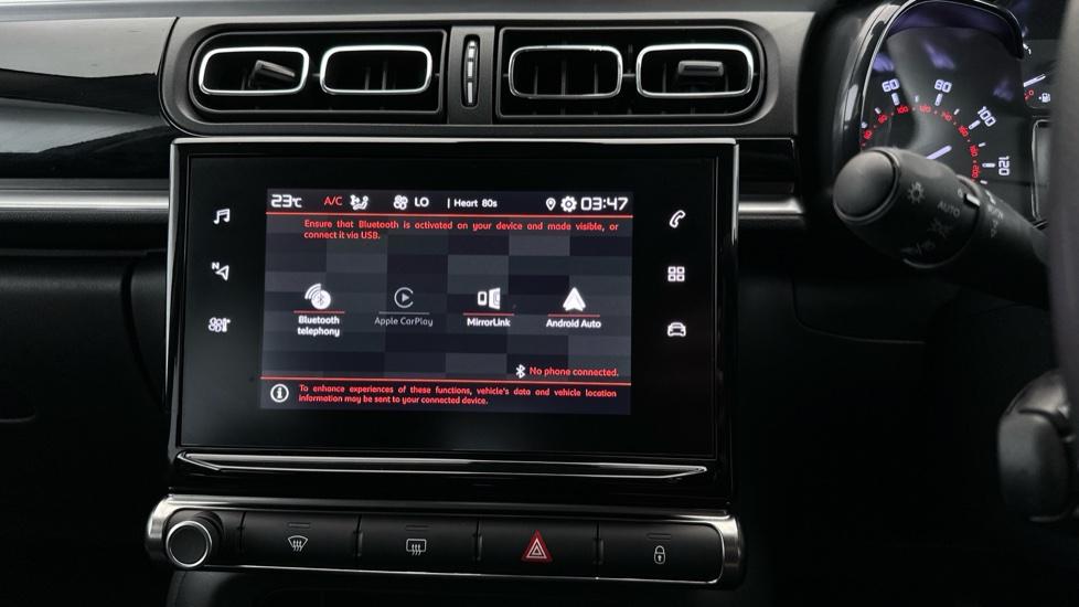 Bluetooth / Apple CarPlay / Android Auto 