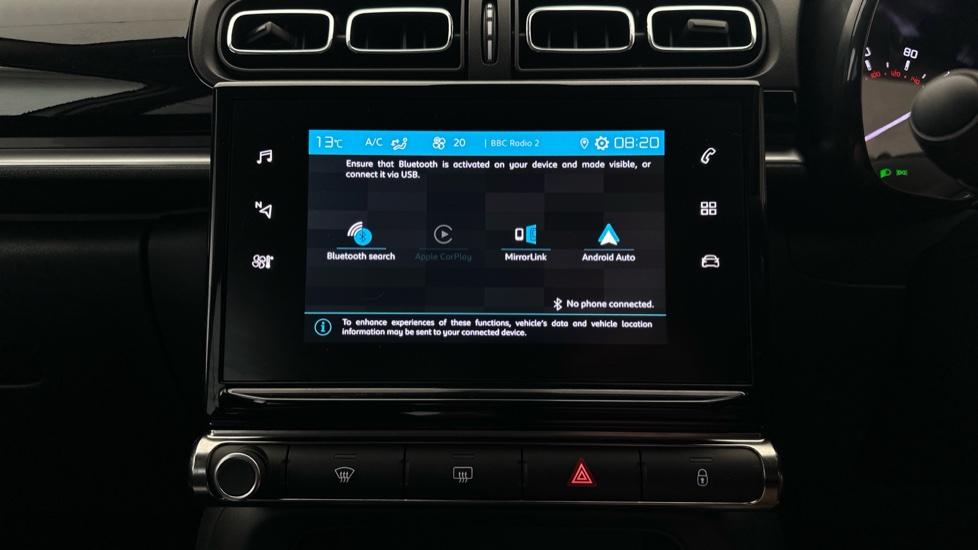 Apple CarPlay/Android Auto / Bluetooth 