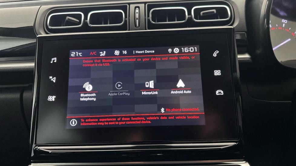 Bluetooth/ Apple CarPlay/Android Auto 