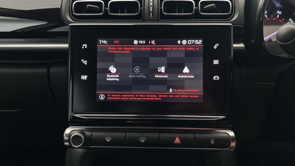 Apple CarPlay/Android Auto / Bluetooth 