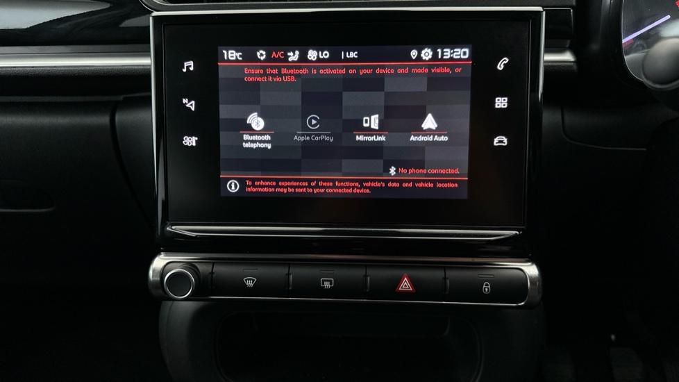 Bluetooth / Apple CarPlay / Android Auto 