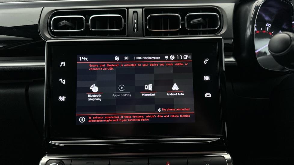 Bluetooth/ Apple CarPlay/Android Auto 