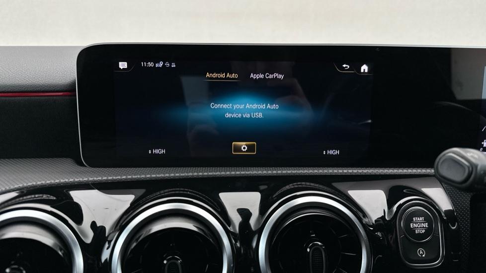 Apple Car Play & Android Auto