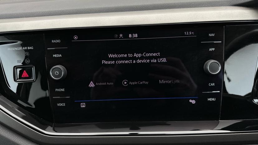 Apple CarPlay/Android Auto 