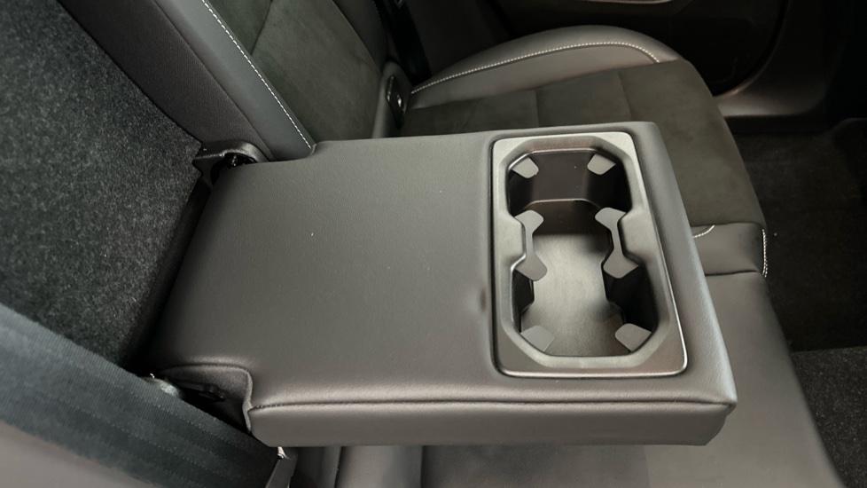 Rear Armrest/ Cup Holder