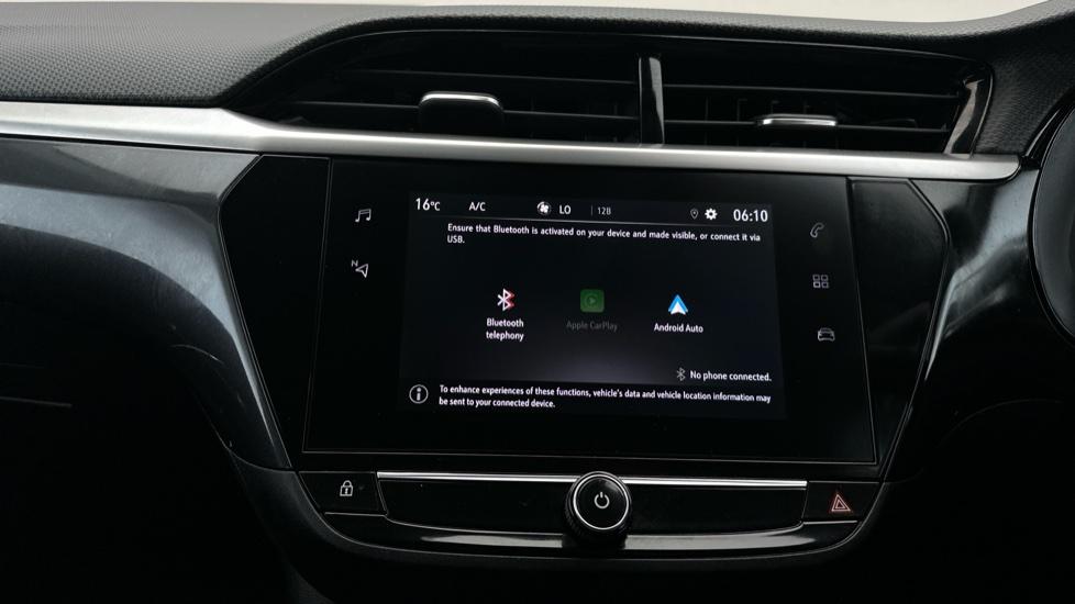 Bluetooth / Apple CarPlay / Android Auto 