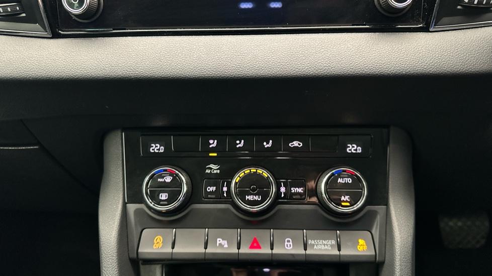 Air Conditioning /Dual Climate Control /Auto Stop/Start 