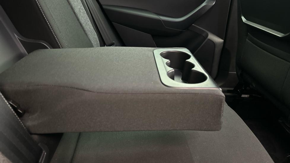 Rear Armrest/ Cup Holder