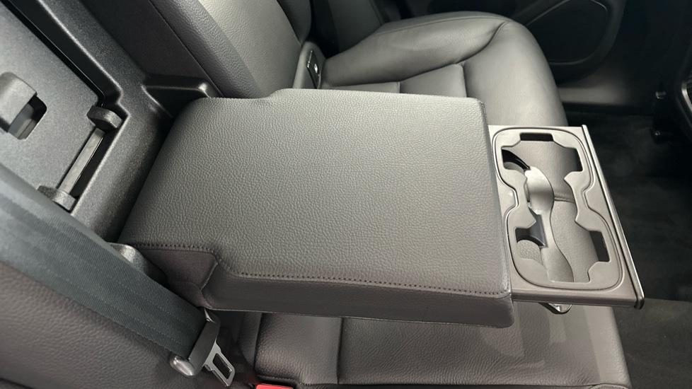 Rear Armrest/ Cup Holder