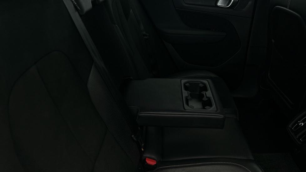 Rear Armrest/ Cup Holder