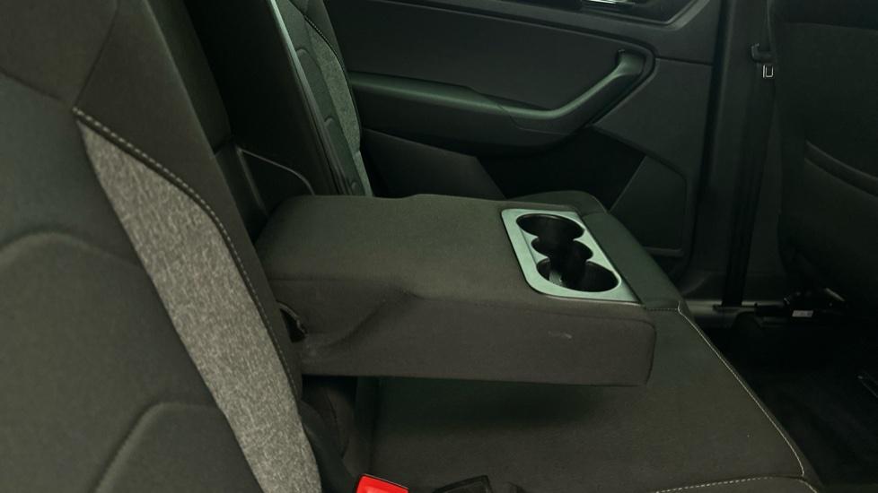 Rear Armrest/ Cup Holder