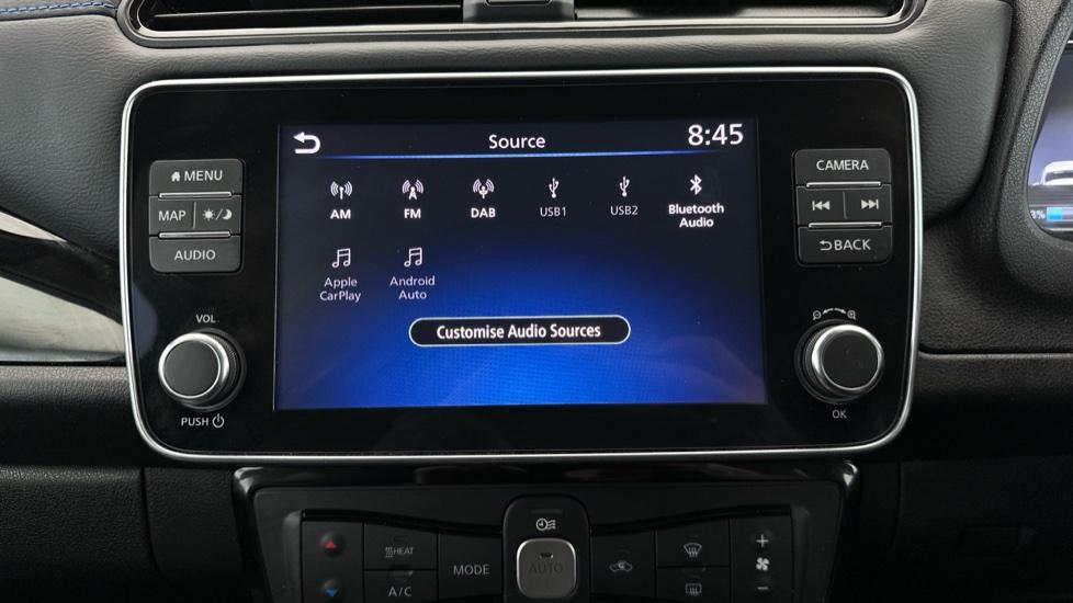 Bluetooth / Apple CarPlay / Android Auto 