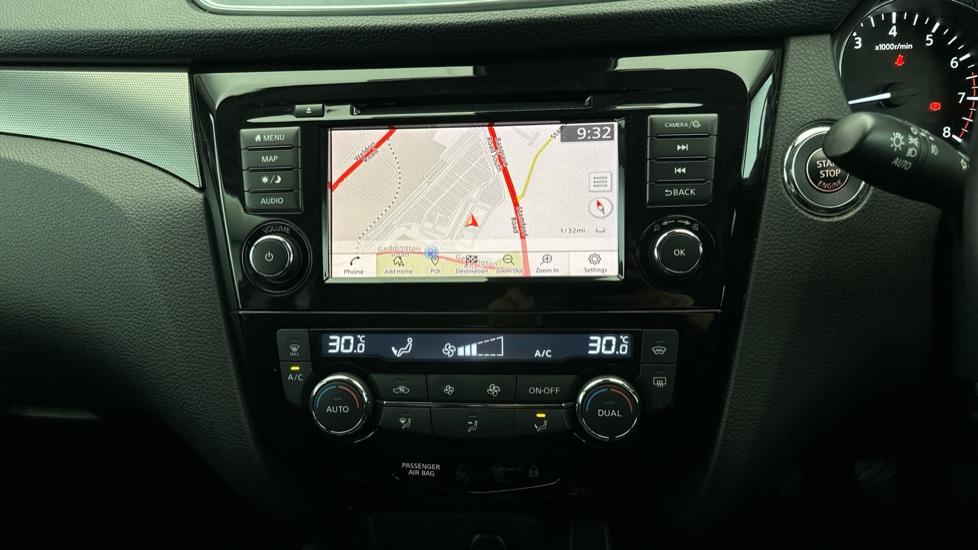 Navigation/ Dual Climate Control/ Air Conditioning 