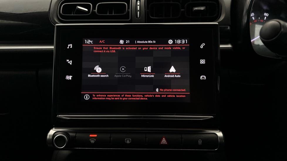 Bluetooth / Apple CarPlay / Android Auto 