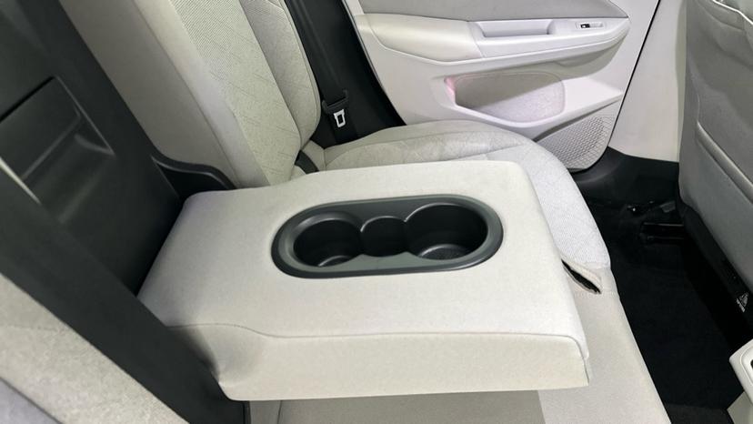 Rear Armrest/ Cup Holder