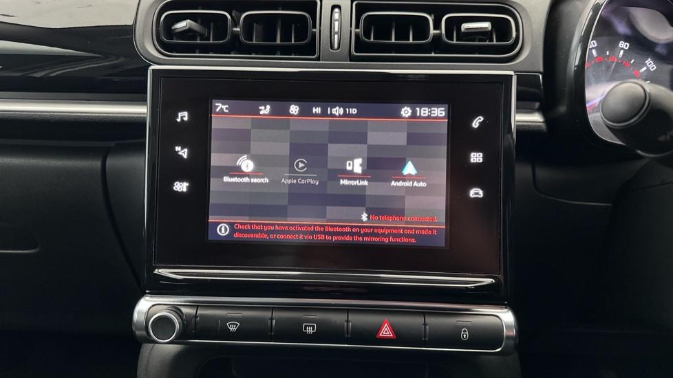  Apple CarPlay/Android Auto / Bluetooth 