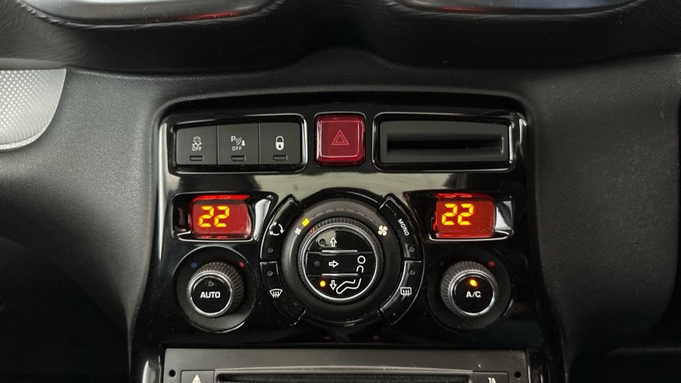 Dual Climate Control  / Air Conditioning 