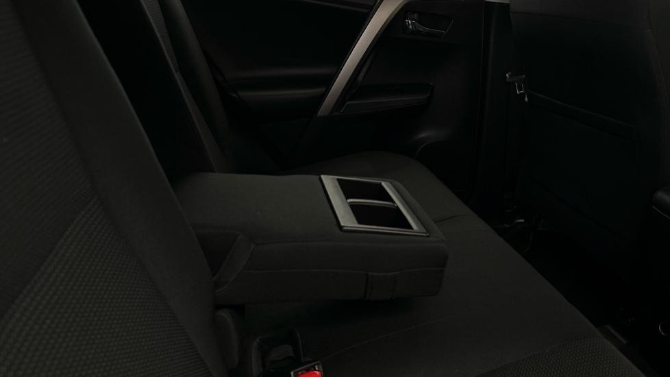 Rear Armrest/ Cup Holder