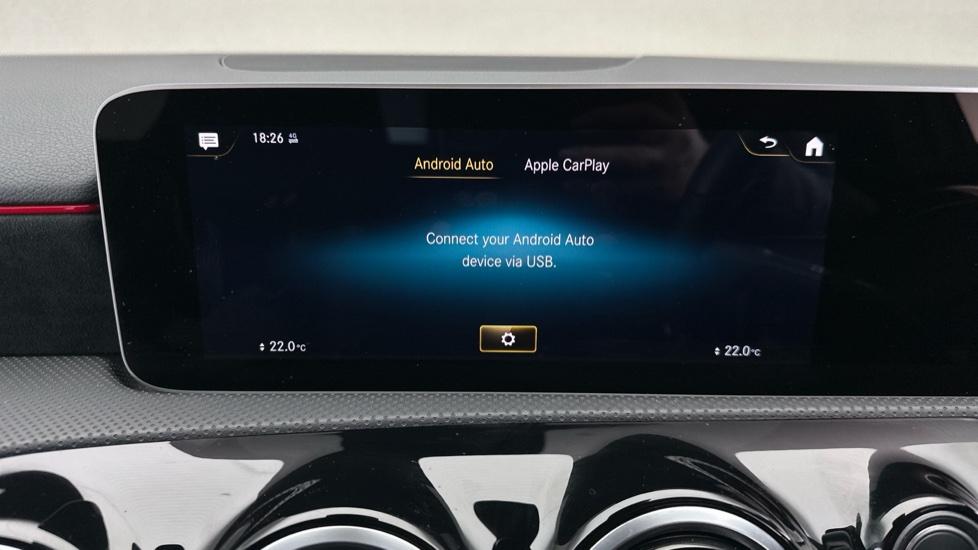 Apple Car Play & Android Auto