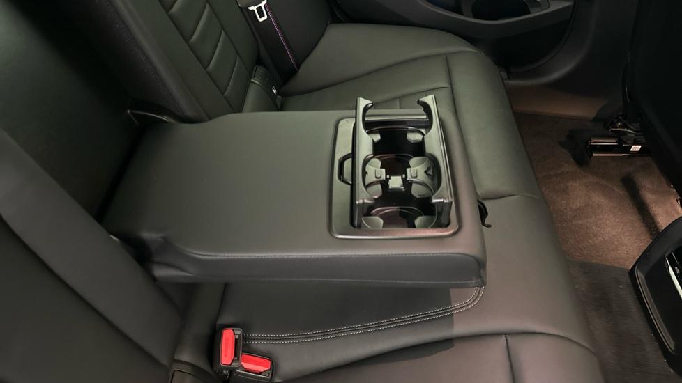 Rear Armrest/ Cup Holder