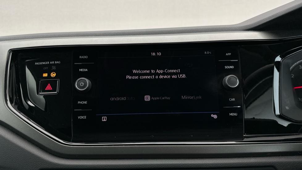 Apple CarPlay/Android Auto 